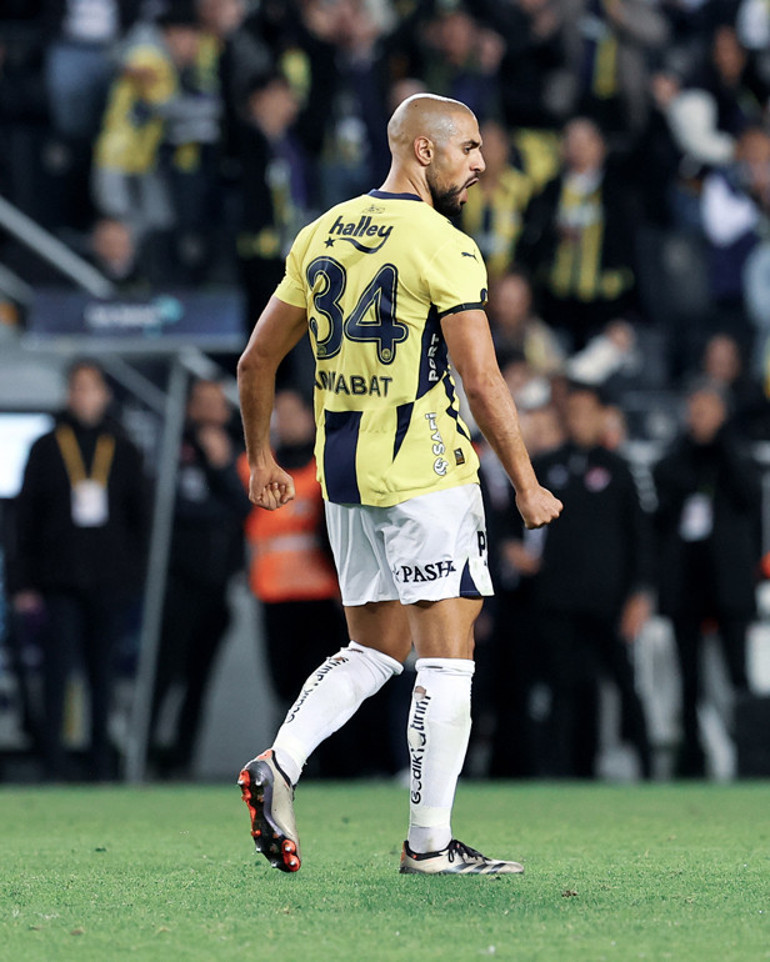 Fenerbahçeli yıldız mest etti, taraftar ayakta alkışladı Sezon rekoru kırıldı, Amrabat bir ilki yaşadı
