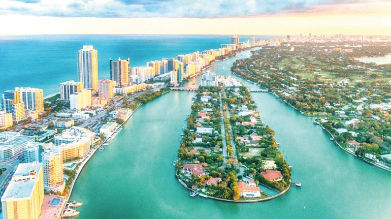 Miami’de ailece tatil