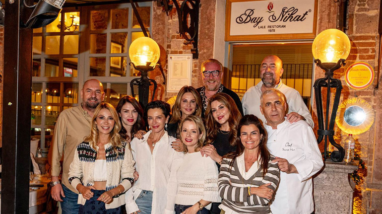 Ünlü isimler Yağmur Kalyoncu’nun Cunda Despot Evi’nde düzenlediği sağlık ve güzellik kampında buluştu