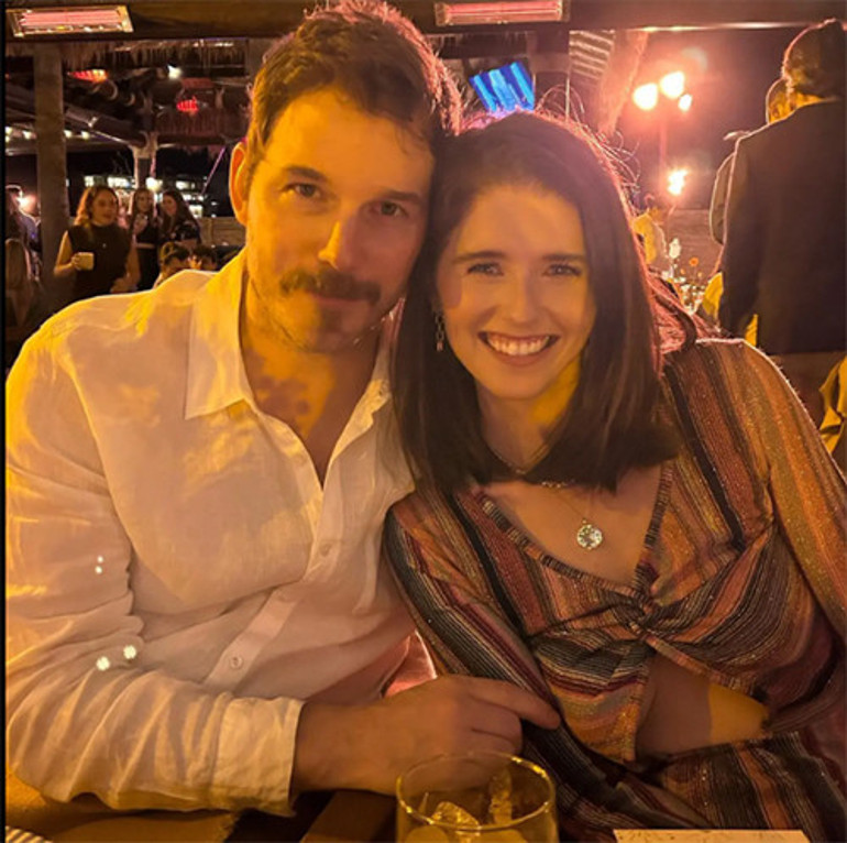 Beş yıllık evlilikte üçüncü bebek geldi... Ünlü çift mutluluktan uçuyor