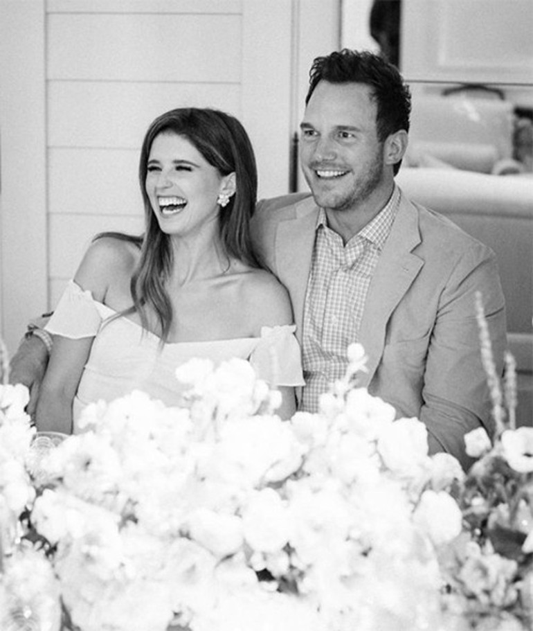 Beş yıllık evlilikte üçüncü bebek geldi... Ünlü çift mutluluktan uçuyor