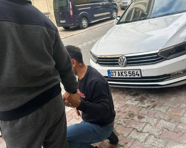 Park yeri için kavga ettiği adamın boynuna tornavida sapladı Saldırgan tutuklandı