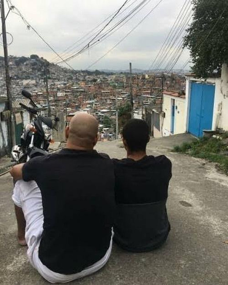 Yitip giden bir kariyer... Adriano her şeyi anlattı: Favela benim her şeyim Babam ölünce...