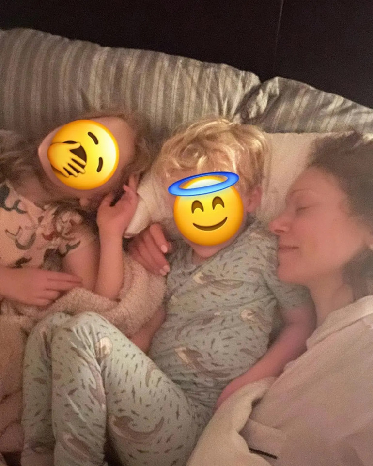 Aşkın ömrü bu kadarmış… İki çocuklu ünlü çift boşanıyor… ‘Paramızı da borcumuzu da eşit şekilde bölüştürün’