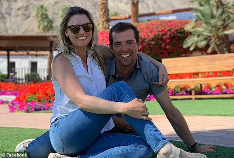 13 yıllık yuvayı yıkan skandal ortaya çıktı… Kocasını evli arkadaşıyla aldatmış ‘Karısı doğum yaparken onlar yasak aşk yaşıyordu’