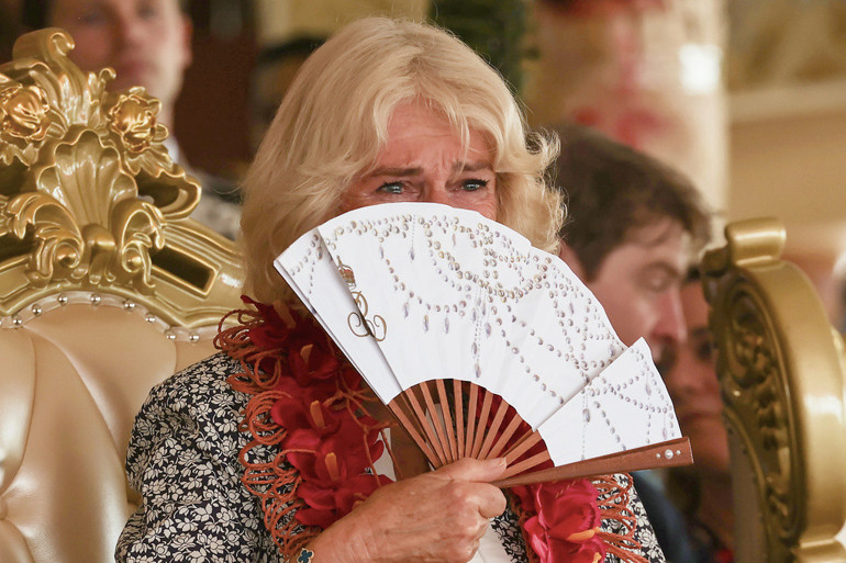 Herkes ona ‘yuva yıkan kadın’ derken sevgisinden vazgeçmedi… Kraliçenin gözyaşları… Büyük aşkın güneşi yakında batacak