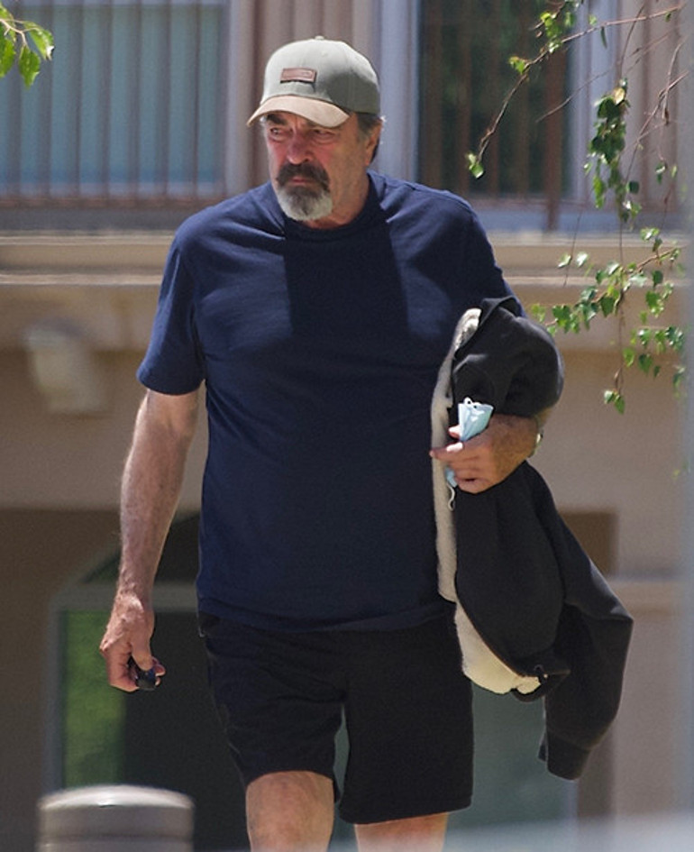 Hayranlarına imza dağıtmaktan sokakta yürüyemiyor: Ünlü oyuncunun emeklilik korkusu:  Beni erkenden mezara koyacaklar