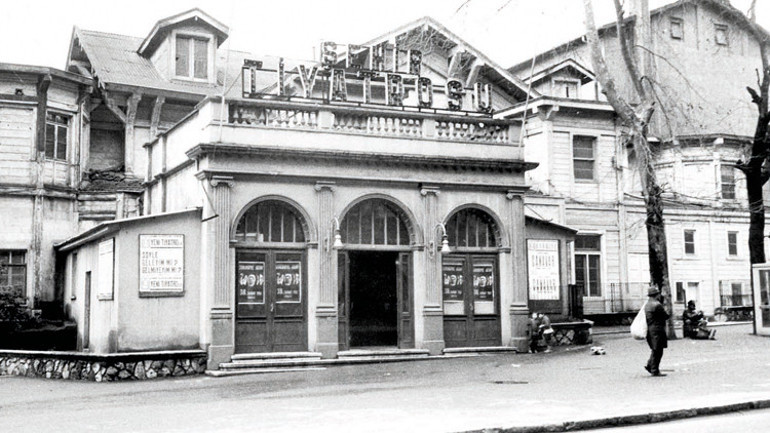 Darülbedayi’nin genel sanat yönetmeni Ayşegül İşsever: Oyuncu iyiyse tiyatro tadından yenmez