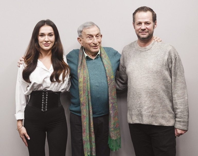 Bu filmde her şey ters köşe
