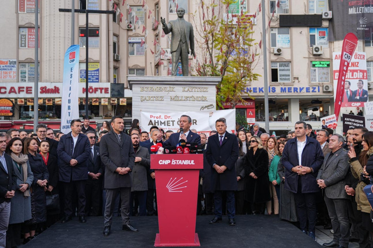CHP Genel Başkanı Özel, Esenyurtta konuştu: Nöbete devam kararı aldık