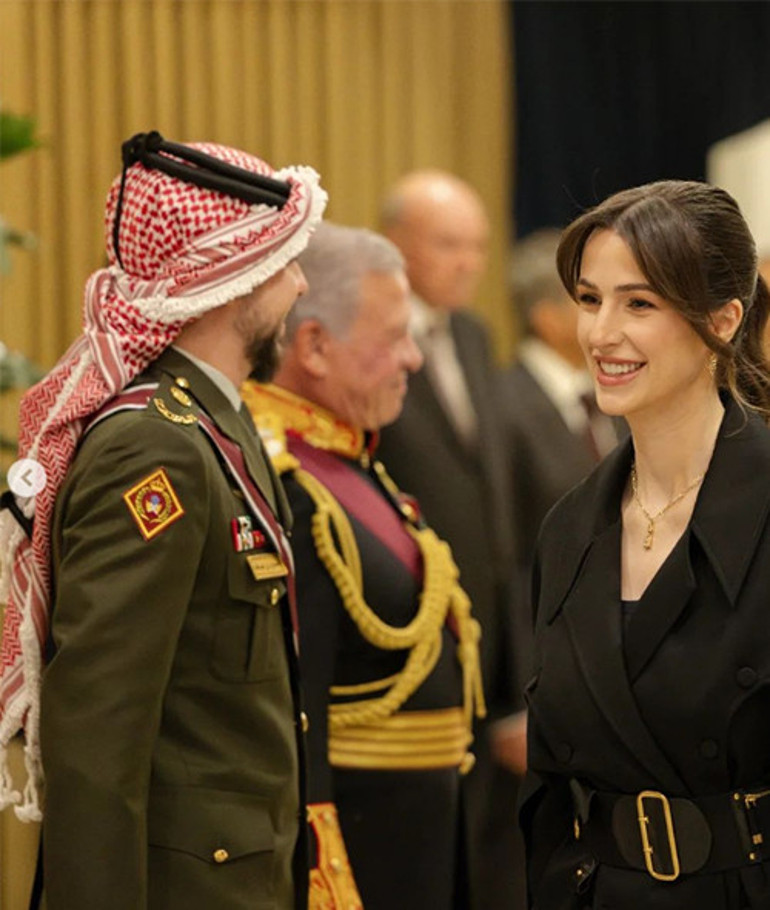 Gelin- kaynana pozu... Doğumdan sonra birlikte ilk poz