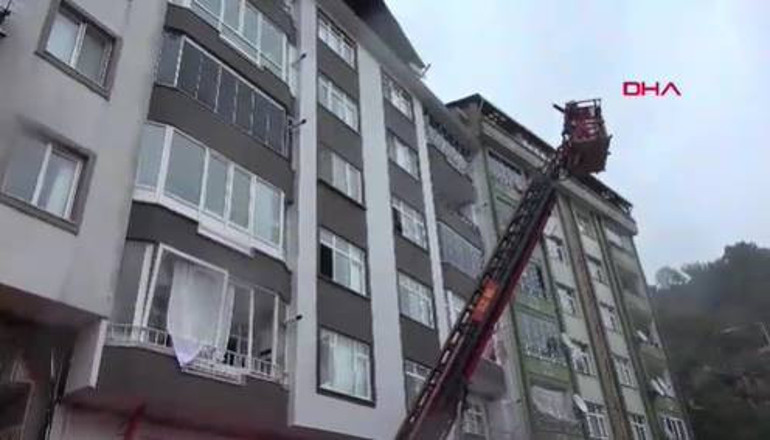 Rizede heyelan Kayan toprak evlere doldu... 1 can kaybı, 3 yaralı