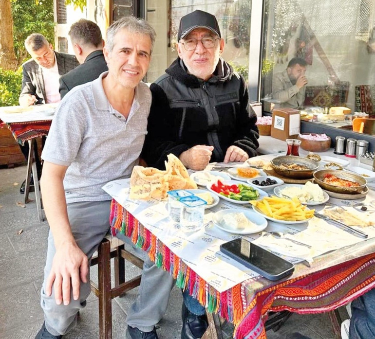 Şener Şen’in gençlik sırrı: Erzincan kahvaltısı