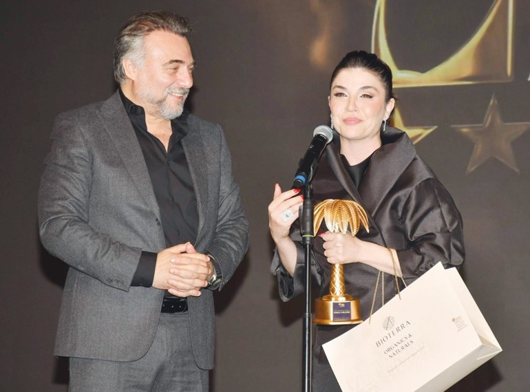 “Garsonken onlara hizmet ediyordum. Şimdi ödülümü onlardan almak çok özel bir his”