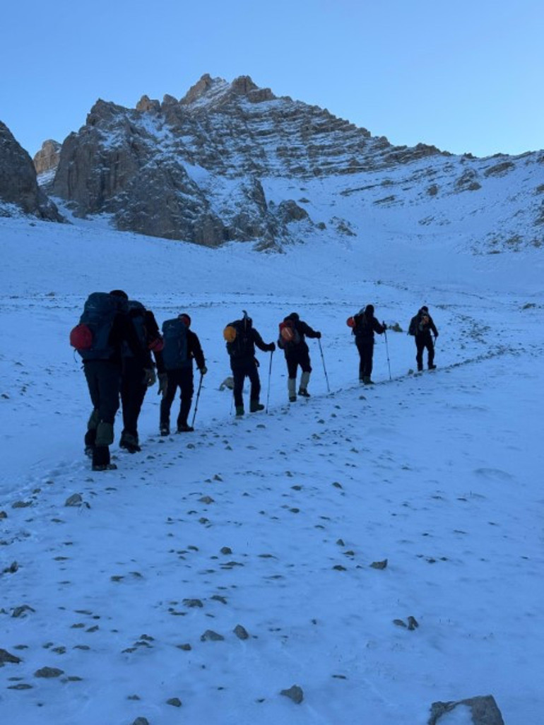 Kayıp Belaruslu ikiz kardeşler için arama çalışmasında ikinci gün