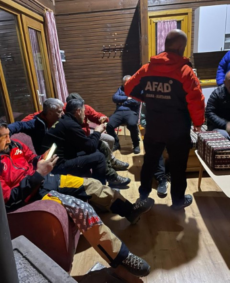 Kayıp Belaruslu ikiz kardeşler için arama çalışmasında ikinci gün