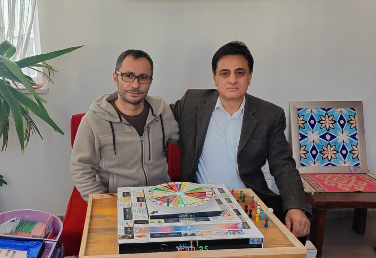 Üniversiteyi ‘kutu oyunu’yla kazandılar