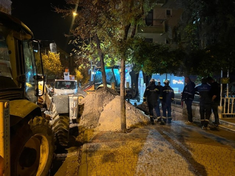 Belediye personeli gibi giyinip meydanda kaçak kazı yaptılar... Nedeni akıl alır gibi değil Emniyet müdür vekili böyle yakaladı