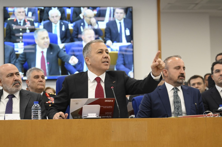 TBMMde İçişleri Bakanlığı bütçe görüşmesinde gerginlik