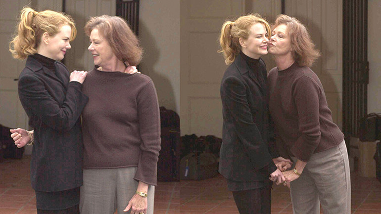 Onu bu hayatta en çok seven iki kişi de yanında yok… Artık her sabah ağlayarak uyanıyor