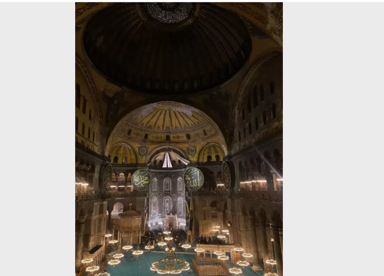 Sultan Abdülmecid’e hediye edilmişti... Ayasofya albümünün tıpkıbasımı yapıldı... Muhteşem bir çalışma