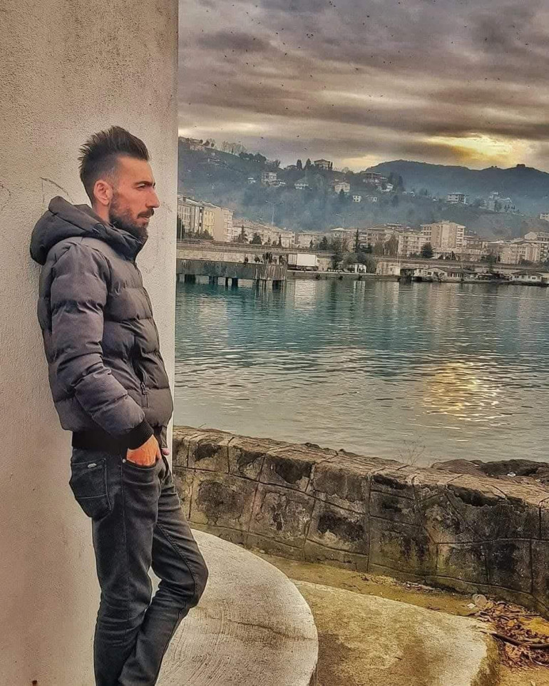 Rizedeki faciada acı detay Heyelandan korkup aldıkları ev oğullarına mezar oldu