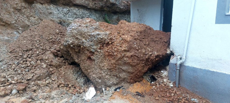 Turuncu alarm verilmişti... Antalyayı sağanak vurdu