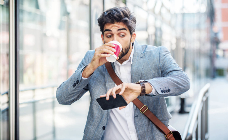Her şeyi çok hızlı yapıyorsun, şimdi dur ve biraz düşün