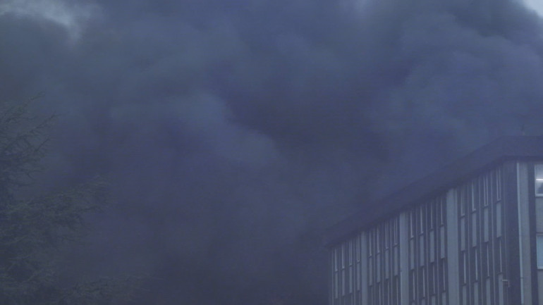 Beylikdüzündeki plastik fabrikasındaki yangın devam ediyor Toplam 124 araçla, 300 itfaiye eri müdahale ediyor