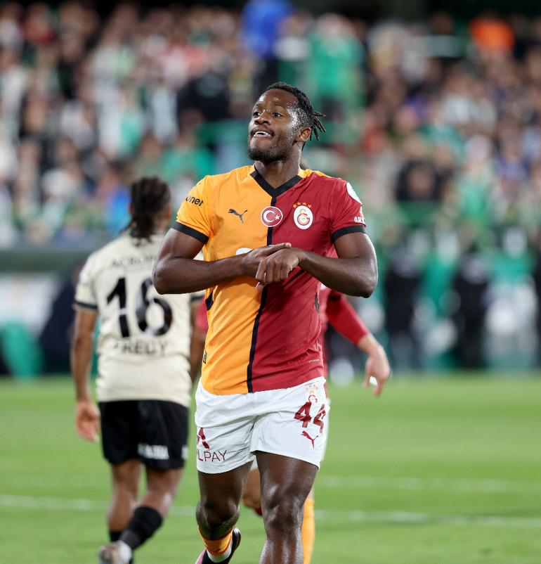 Galatasarayın nöbetçi golcüsü Michy Batshuayi Süper Lig tarihinin en iyi başlangıcı...
