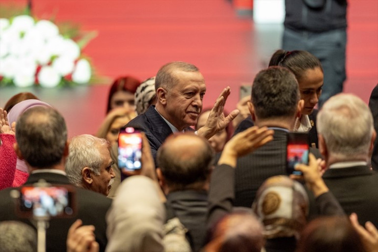 Cumhurbaşkanı Erdoğan: Sözleşme değil kanun yaşatır