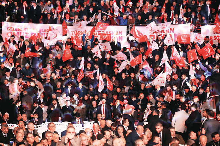 Saadet Kongresi’nde atılan utanmaz slogan