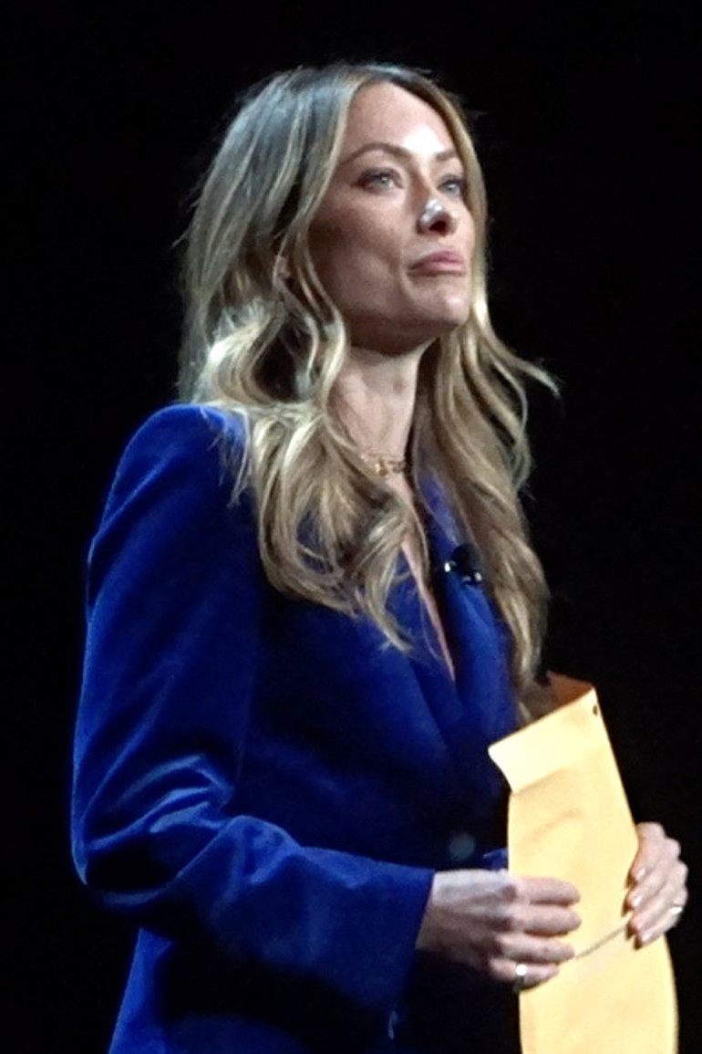 Ayrılırken kendini arabasının önüne atmıştı… Yeni sevgilisini eskisiyle tanıştırdı