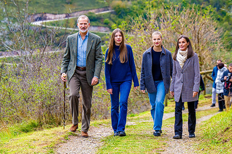 Herkese tepeden bakamazsın Kate