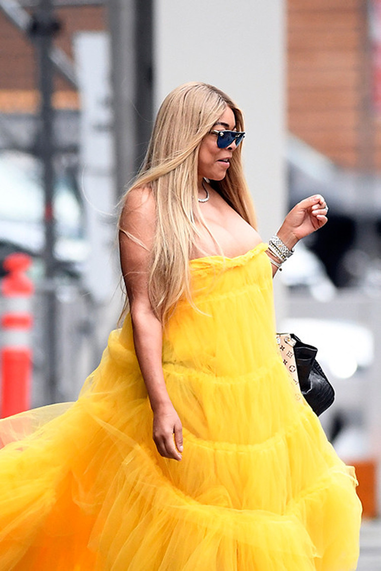 Ünlü sunucunun sonu kötü oldu... Hayranları geri dönüşünü bekliyordu, yatağından bile çıkamıyor... İyice elden ayaktan düştü