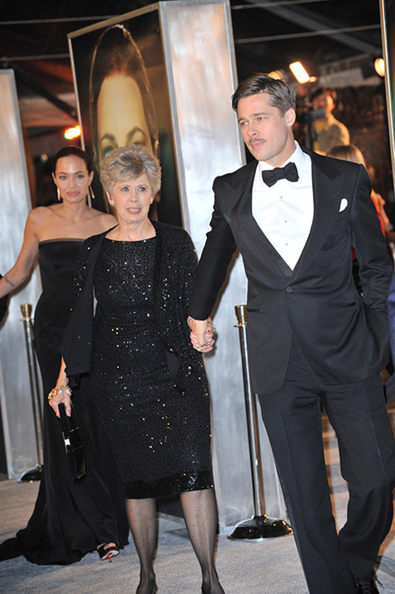 Sanki hiç baba olmamış gibi, evlat kokusuna hasret kaldı...  İstersen diz çökeyim, bana çocuklarımı göster