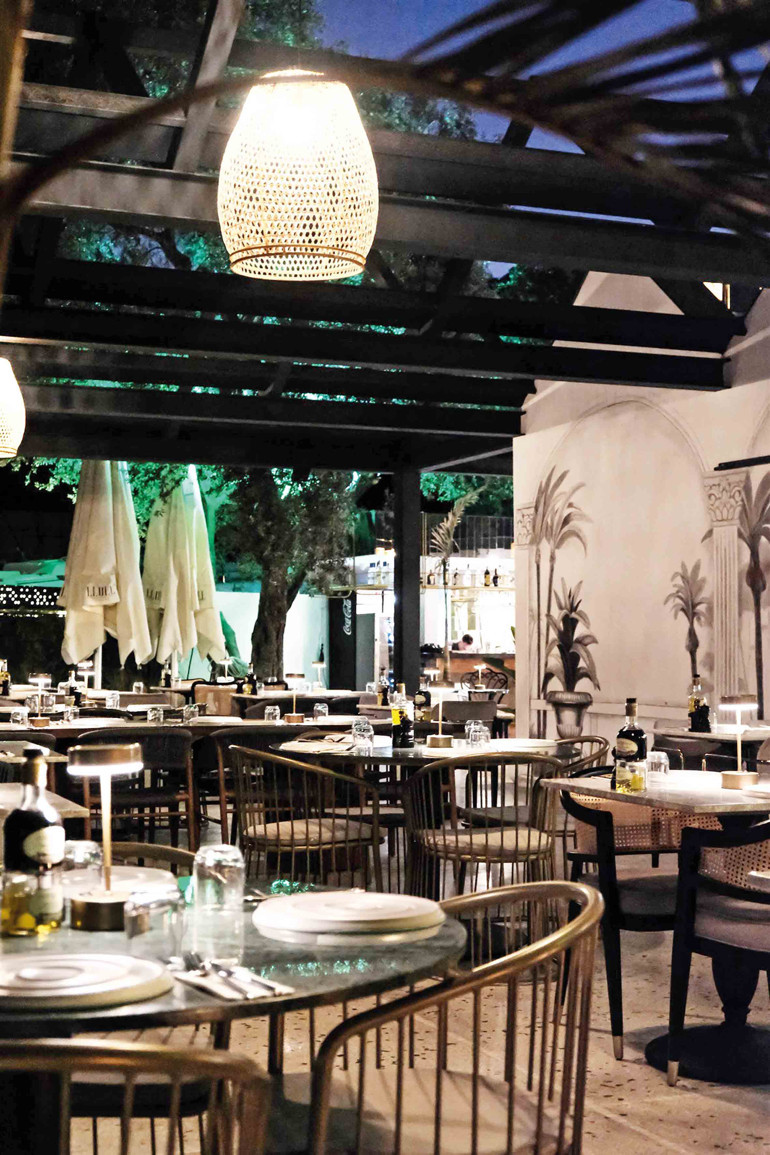 Sahilde eğlence bitmiyor... Azıcık göbek atalım, farklı lezzetleri tadalım