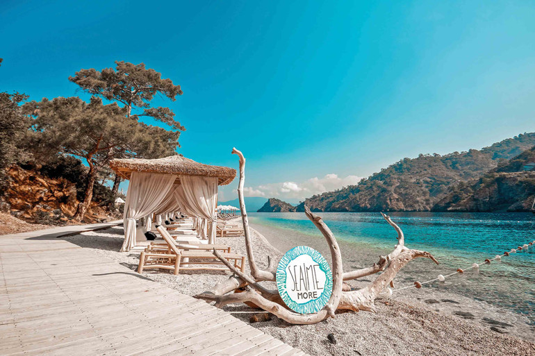 Sahilde eğlence bitmiyor... Azıcık göbek atalım, farklı lezzetleri tadalım