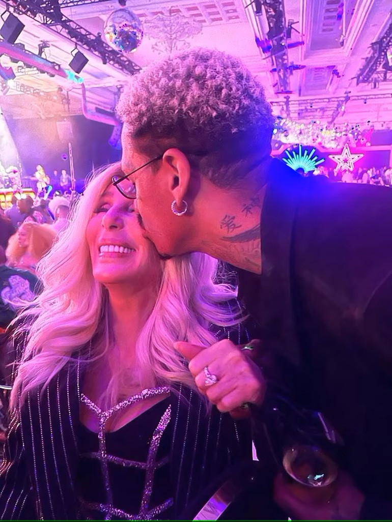 Genç sevgilisi gözlerini kör etti… Ailesi korku içinde: Annemi bu adamdan kurtaramıyoruz