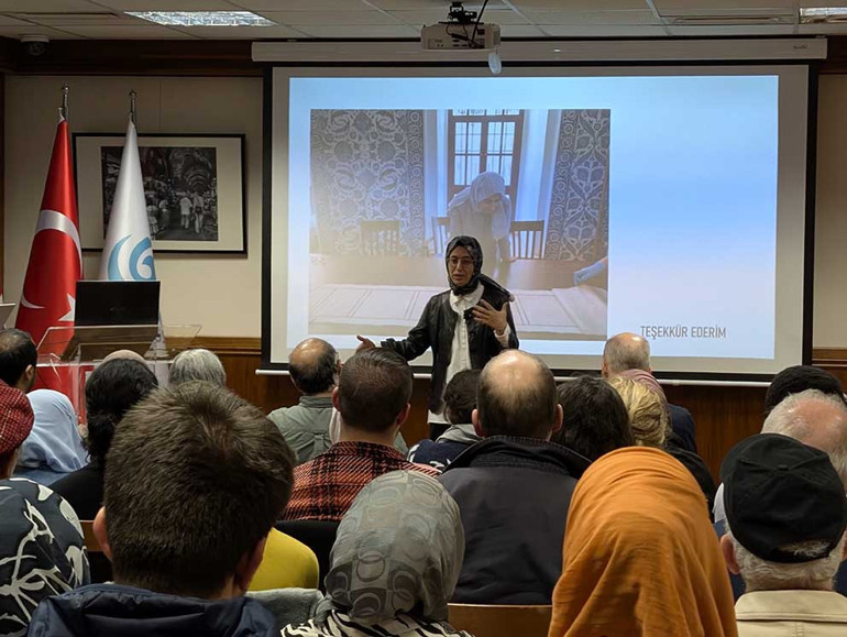 ‘Geometrik desenler’ üzerine atölye düzenledi