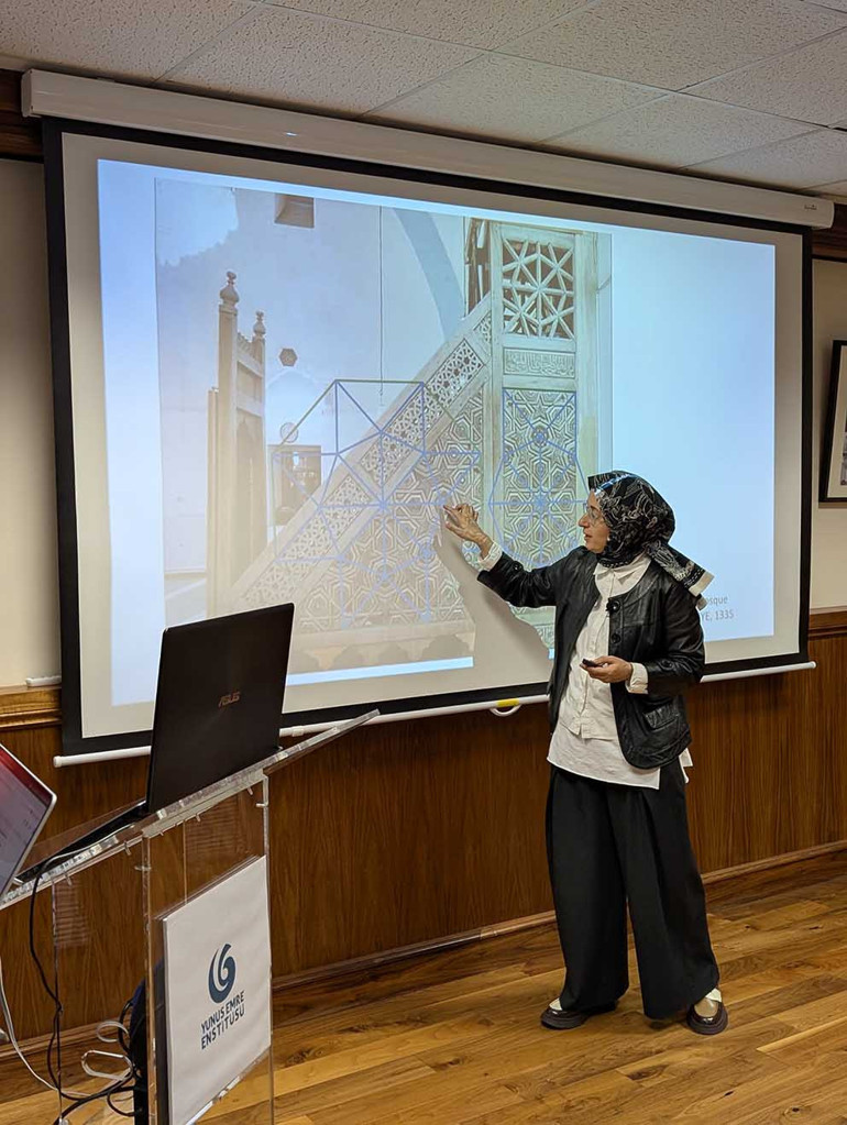 ‘Geometrik desenler’ üzerine atölye düzenledi