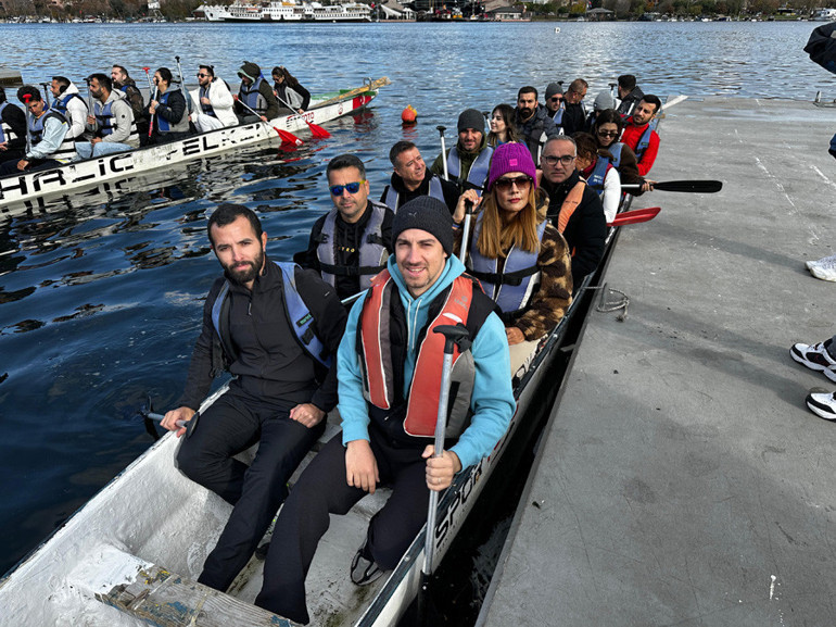İki yakanın öğretmenleri Haliç’te yarıştı