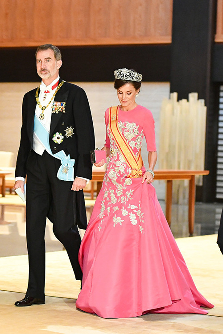 İhanetin bile yıkamadığı aşk canlı yayında başlamıştı... Zafer pozuyla noktayı koydu