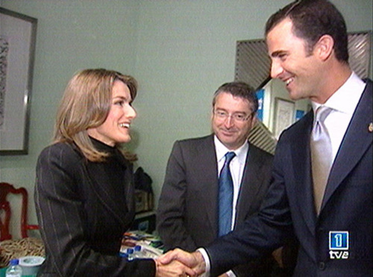 İhanetin bile yıkamadığı aşk canlı yayında başlamıştı... Zafer pozuyla noktayı koydu