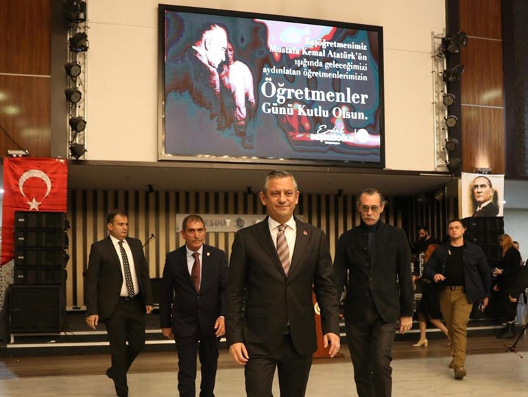 Özgür Özel, İsmet Özel, Erdal Beşikçioğlu, Etimesgut Belediyesi
