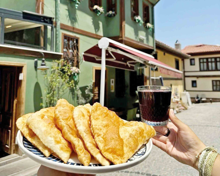 ‘Yollarda bulurum seni’