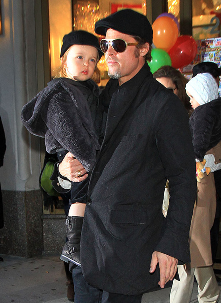 Babasının kucağında şaşkın bir bebekti... Ailenin en sakin çocuğu artık yakışıklı bir delikanlı oldu