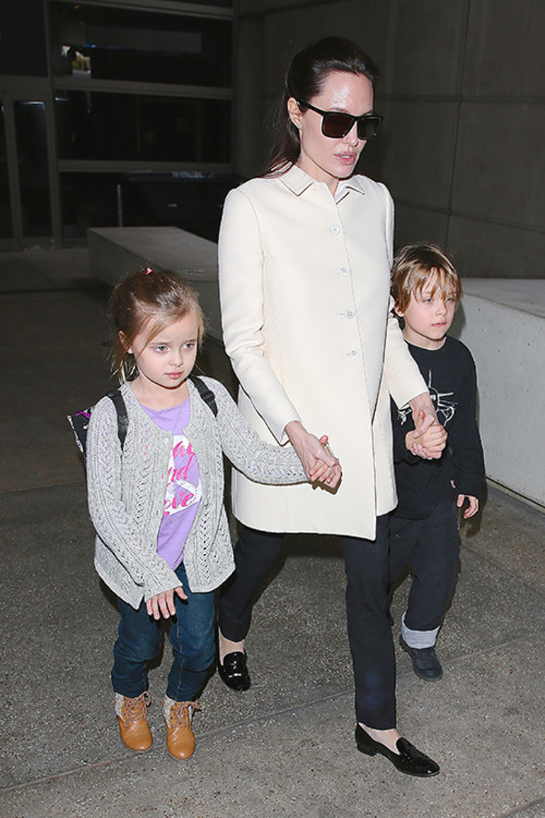 Babasının kucağında şaşkın bir bebekti... Ailenin en sakin çocuğu artık yakışıklı bir delikanlı oldu