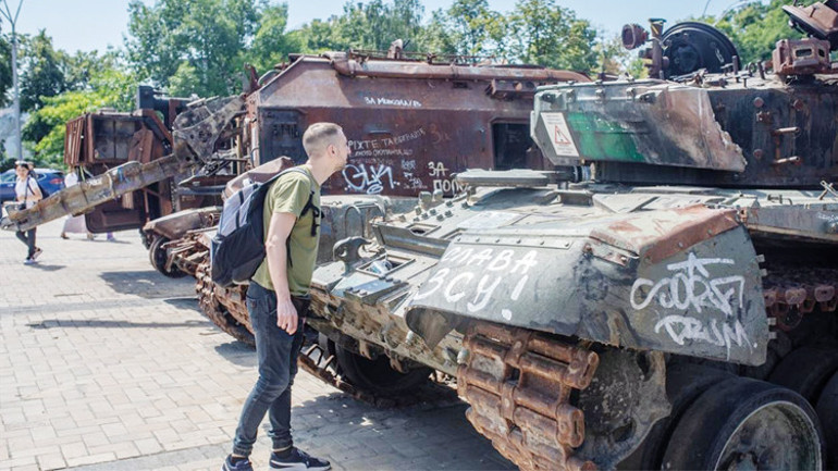 Halk ‘karanlık turizm’e karşı... Ukrayna’ya turist akını