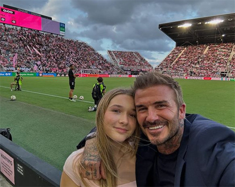 Ailenin biriciği... Selvi boylu kızım, ne zaman böyle büyüdün